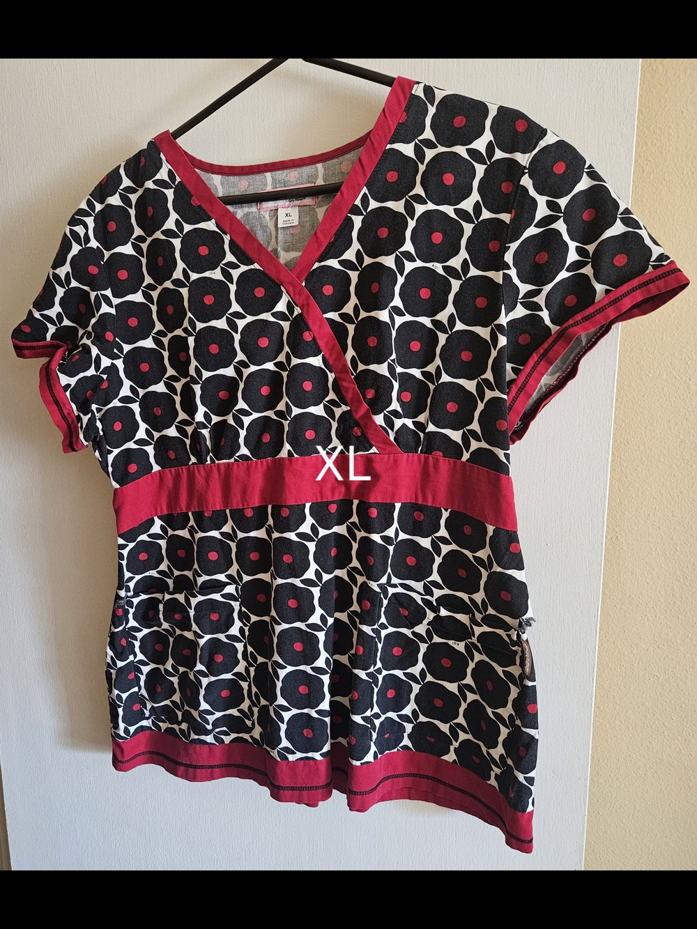 Women’s Black & White Floralscrub  Wrap Top with Red Trim - Size XL